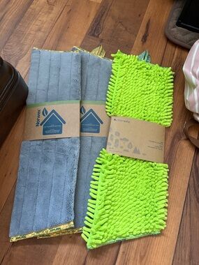 Norwex Lime and Gray Microfiber Mop Pads Set